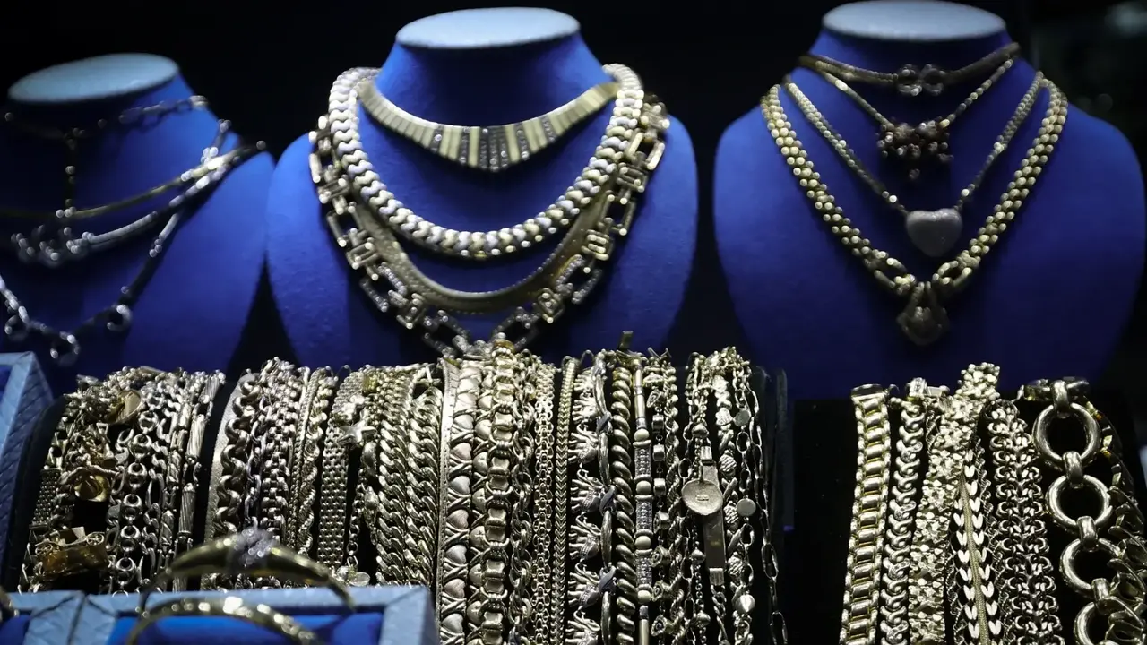 سعر مثقال الذهب في العراق اليوم الخميس 2/4/2026.. انخفاض جماعي